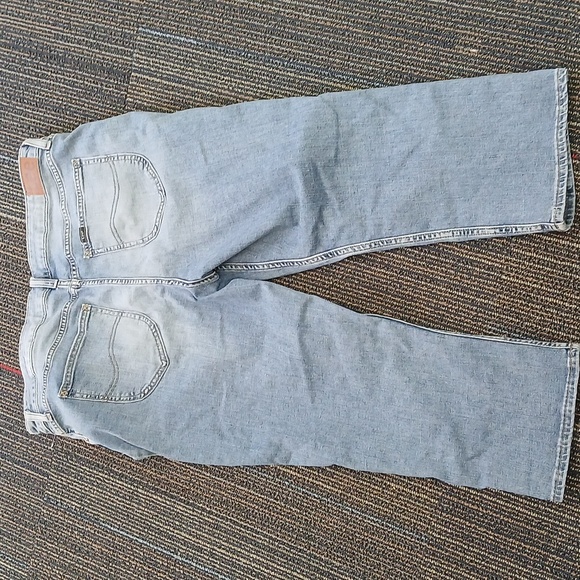 NWT Lee Riders Womens Capri Jeans Sz 20M Mid Rise Capri Denim Blue Jeans - Picture 6 of 7
